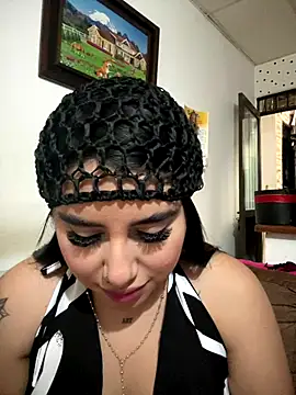 Sophie Dreamss online show from 11-15-25, 08:38