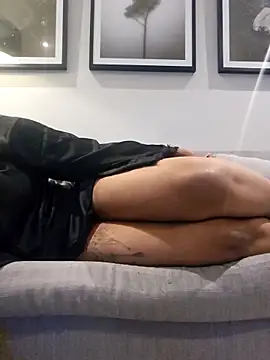 trickyOne online show from 12-17-25, 06:47