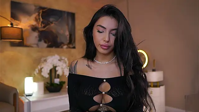 Snapshot of AishaaDevoe chatting on 11-06-25, 07:48 AishaaDevoe online show from 11-06-25, 07:48