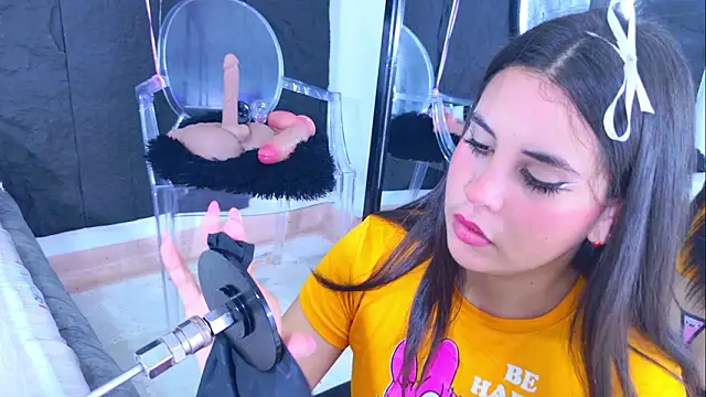 Snapshot of LizzyOlsen chatting on 02-03-26, 04:32 LizzyOlsen online show from 02-03-26, 04:32