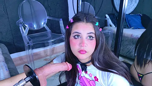 Snapshot of LizzyOlsen chatting on 02-12-26, 05:35 LizzyOlsen online show from 02-12-26, 05:35