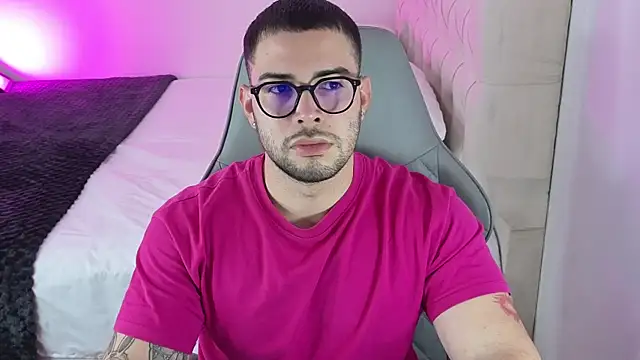 Snapshot of baby_mateo chatting on 05-25-26, 02:28 baby mateo online show from 05-25-26, 02:28