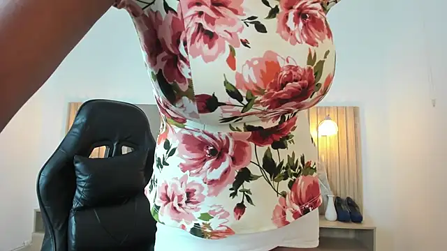 coral15  online show from 11-08-25, 02:12