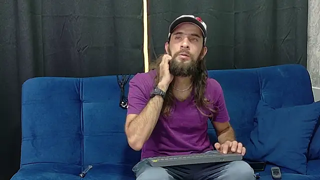Snapshot of hairy_mannn chatting on 09-11-25, 07:36 hairy mannn online show from 09-11-25, 07:36