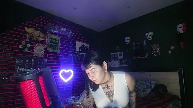 Snapshot of MessalinaOfficial chatting on 09-10-25, 10:48 MessalinaOfficial online show from 09-10-25, 10:48