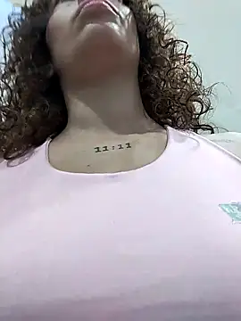 roxyrougee online show from 11-11-25, 04:18