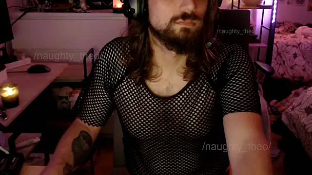 Snapshot of naughty_theo chatting on 10-17-25, 10:56 naughty theo online show from 10-17-25, 10:56