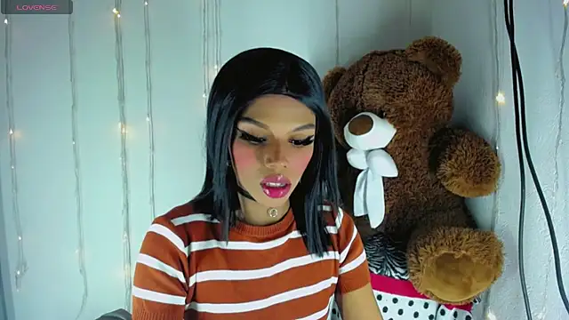 Snapshot of TheBlackwidows chatting on 10-14-25, 04:46 TheBlackwidows online show from 10-14-25, 04:46