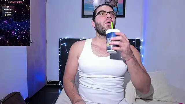 Snapshot of Kloe_and_Marko chatting on 04-01-26, 06:14 Kloe and Marko online show from 04-01-26, 06:14