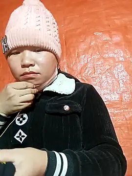 may-squirl online show from 10-25-25, 06:21