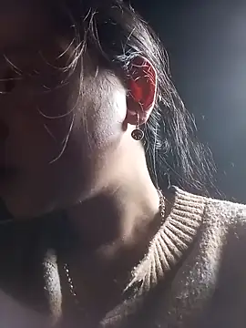 may-squirl online show from 11-18-25, 01:44