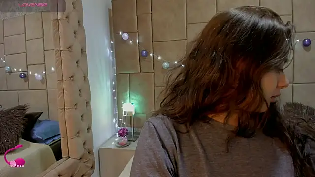 ambar 69  online show from 10-04-25, 04:32