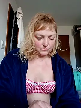 LiluLiluLilu online show from 04-11-26, 12:09