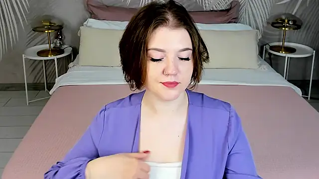 Snapshot of AlmaSound chatting on 10-22-25, 04:57 AlmaSound online show from 10-22-25, 04:57