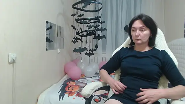 VivianGuchih online show from 10-19-25, 11:55