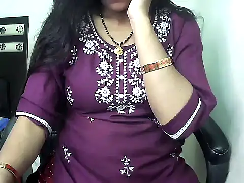 Snapshot of Lalita_thakur chatting on 11-19-25, 03:45 Lalita thakur online show from 11-19-25, 03:45