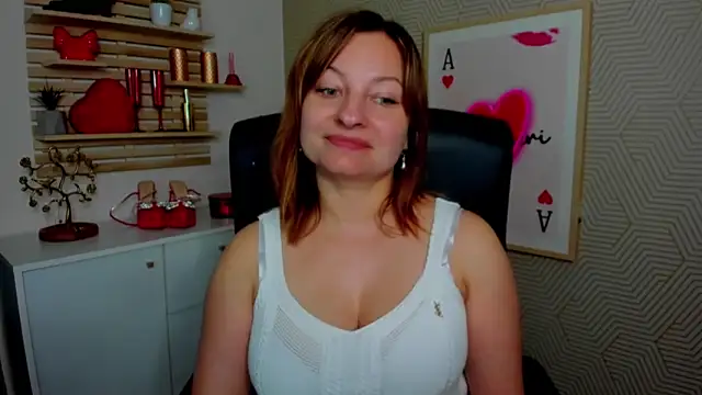 Snapshot of angelaSamt chatting on 05-05-26, 05:26 angelaSamt online show from 05-05-26, 05:26