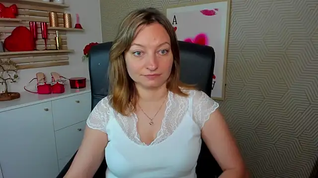 Snapshot of angelaSamt chatting on 06-09-26, 05:52 angelaSamt online show from 06-09-26, 05:52
