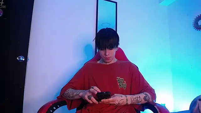 Anhonymus  online show from 11-11-25, 03:39