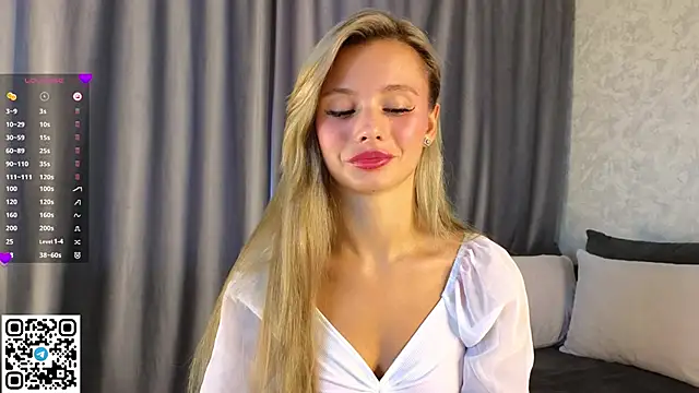 NaughtySeraphine online show from 10-29-25, 06:04