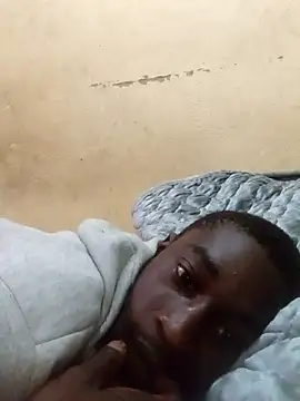 Snapshot of kadassy chatting on 11-19-25, 12:05 kadassy online show from 11-19-25, 12:05