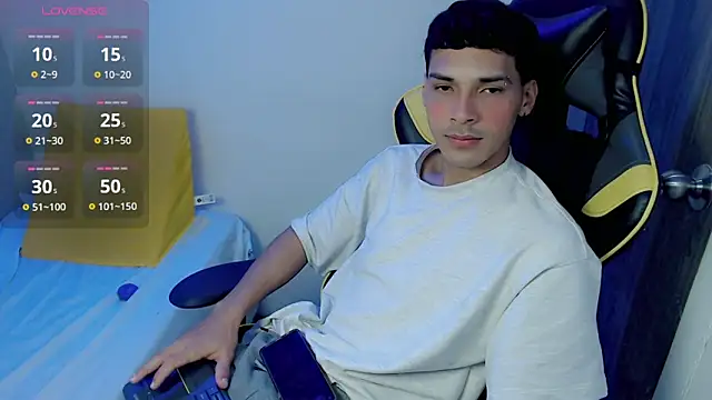 Snapshot of yankees_ chatting on 09-11-25, 04:45 yankees online show from 09-11-25, 04:45