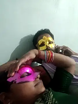 Snapshot of NIT-COUPLE chatting on 09-10-25, 04:51 NIT-COUPLE online show from 09-10-25, 04:51