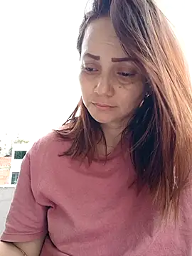 Snapshot of Amanda39 chatting on 12-20-25, 02:02 Amanda39 online show from 12-20-25, 02:02