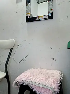 Snapshot of Amanda39 chatting on 01-12-26, 09:09 Amanda39 online show from 01-12-26, 09:09