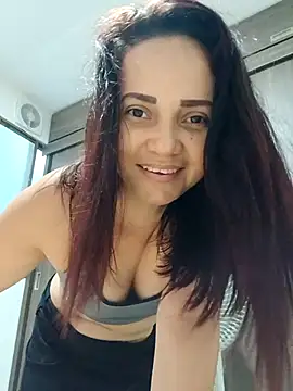 Snapshot of Amanda39 chatting on 02-21-26, 02:29 Amanda39 online show from 02-21-26, 02:29