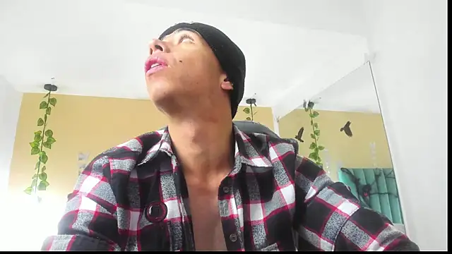 Muscle Scott online show from 10-21-25, 12:17