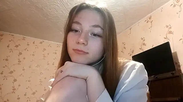 Snapshot of Sophiecuttie chatting on 09-09-25, 05:01 Sophiecuttie online show from 09-09-25, 05:01
