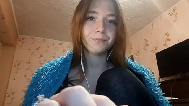 Snapshot of Sophiecuttie chatting on 09-11-25, 03:23 Sophiecuttie online show from 09-11-25, 03:23