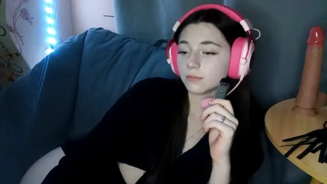 Sophiecuttie online show from 10-29-25, 03:25