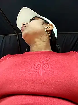 Snapshot of AnggelicaSwan21 chatting on 09-20-25, 04:08 AnggelicaSwan21 online show from 09-20-25, 04:08