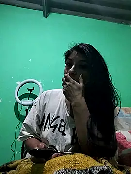 Snapshot of AnggelicaSwan21 chatting on 10-12-25, 01:04 AnggelicaSwan21 online show from 10-12-25, 01:04