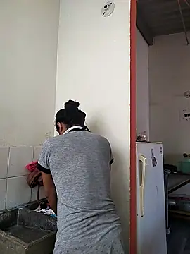 Snapshot of AnggelicaSwan21 chatting on 10-23-25, 02:27 AnggelicaSwan21 online show from 10-23-25, 02:27