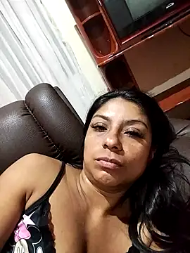 Snapshot of AnggelicaSwan21 chatting on 12-15-25, 01:32 AnggelicaSwan21 online show from 12-15-25, 01:32