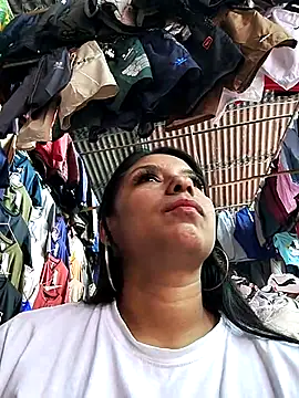 Snapshot of AnggelicaSwan21 chatting on 12-17-25, 04:13 AnggelicaSwan21 online show from 12-17-25, 04:13