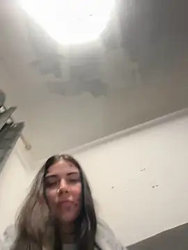 valentinalamont online show from 09-21-25, 09:27