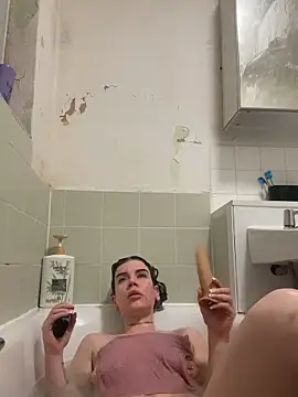 valentinalamont online show from 12-05-25, 04:36