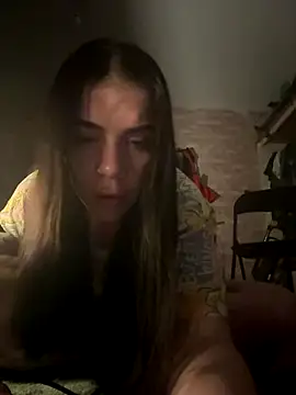 valentinalamont online show from 12-22-25, 07:44