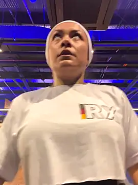 TiffanyyLam online show from 10-15-25, 10:26