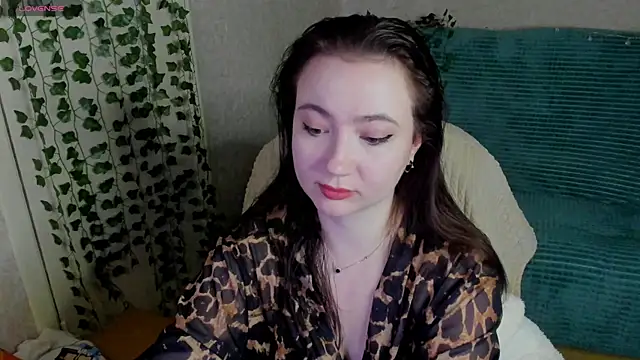 Snapshot of Micky_Wood chatting on 06-08-26, 06:19 Micky Wood online show from 06-08-26, 06:19