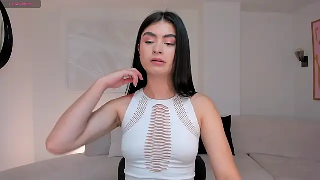 Snapshot of LucyWeiss_ chatting on 10-02-25, 08:05 LucyWeiss online show from 10-02-25, 08:05