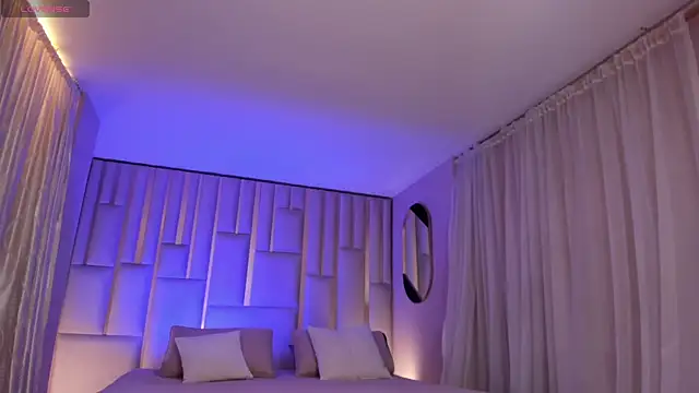 Snapshot of LucyWeiss_ chatting on 10-14-25, 08:09 LucyWeiss online show from 10-14-25, 08:09