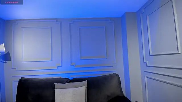 Snapshot of LucyWeiss_ chatting on 10-19-25, 06:30 LucyWeiss online show from 10-19-25, 06:30