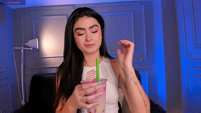 Snapshot of LucyWeiss_ chatting on 11-05-25, 07:58 LucyWeiss online show from 11-05-25, 07:58