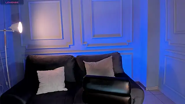 Snapshot of LucyWeiss_ chatting on 11-07-25, 07:47 LucyWeiss online show from 11-07-25, 07:47