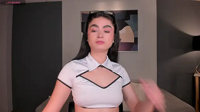 Snapshot of LucyWeiss_ chatting on 11-30-25, 08:24 LucyWeiss online show from 11-30-25, 08:24